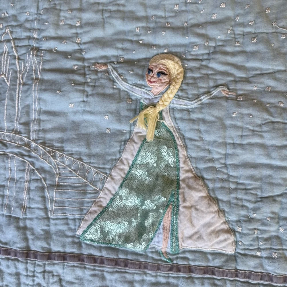 Pottery Barn Disney Frozen Blue Toddler Quilt Anna Elsa 35"x50". - Picture 2 of 9